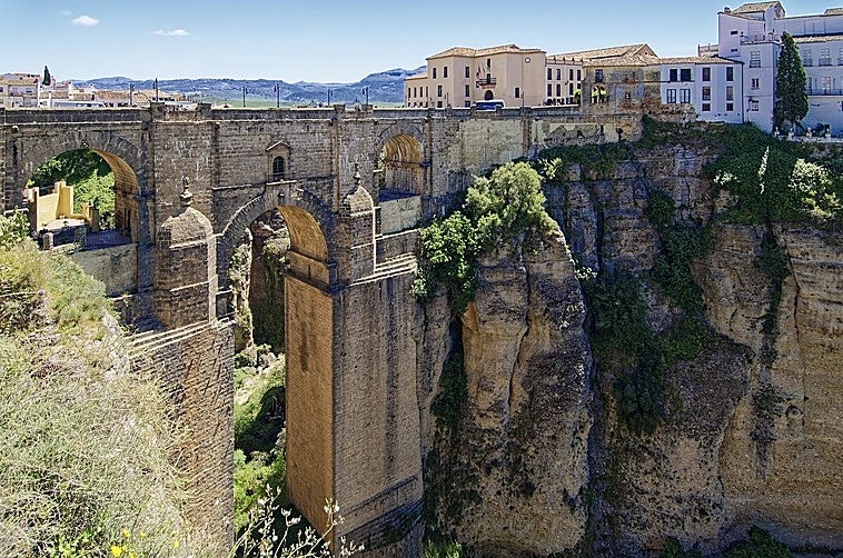 New restrictions on the way to slash traffic using iconic bridge that spans Ronda's gorge