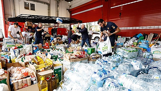 People in Malaga and along the Costa show their support for Valencia flood victims