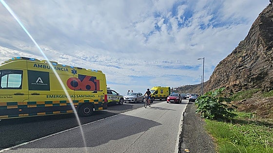 Fast response helps save life of elderly foreign cyclist who suffered a heart attack on Costa del Sol