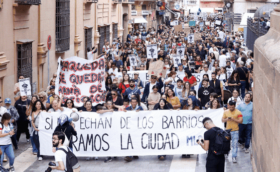In pictures and video: Around 10,000 people attend major rally to demand action to solve Malaga's housing crisis