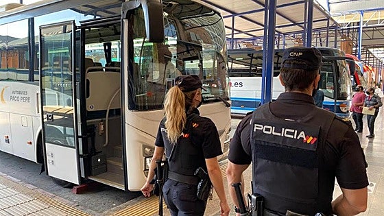Two women arrested for pickpocketing elderly victims on Malaga buses