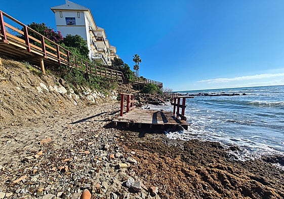 Section of path stranded on the beach two months ago, in La Cala de Mijas.