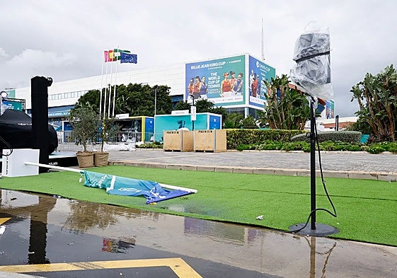 Dark clouds over the venue this Wednesday morning.