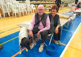 Jo and Helma at the sports centre in Torre del Mar with their Border Collie on Wednesday morning.