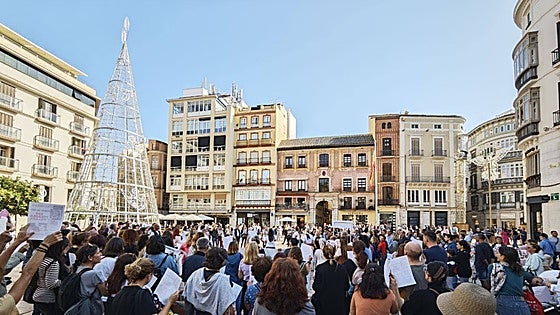 Animal activists protest against 'mistreatment' of cats and dogs at Malaga pound