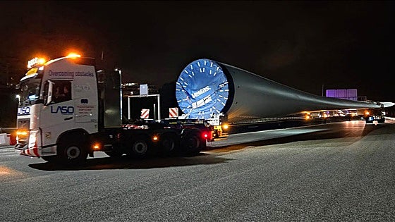 Convoy carrying massive wind turbine blades forces closure of Costa del Sol motorway tonight