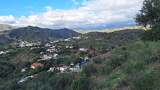 Residents oppose plans for recycling and landfill centre near popular Malaga tourist attraction