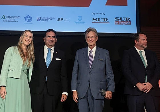 Christopher Clover (2r) at the SUR in English gala night in Marbella last month.
