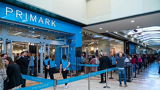 Primark launches job offers across Andalucía with salaries of 1,800 euros