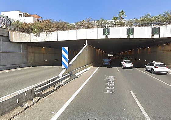 The MA-20 at the entrance to the Carlos Haya tunnel.