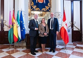 Mayor of Malaga Francisco de la Torre, Danish consul Marisa Moreno and Danish ambassador, Michael Braad.