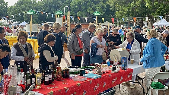 La Cala de Mijas Lions enjoy 'successful' Christmas market and festive fun in aid of the needy