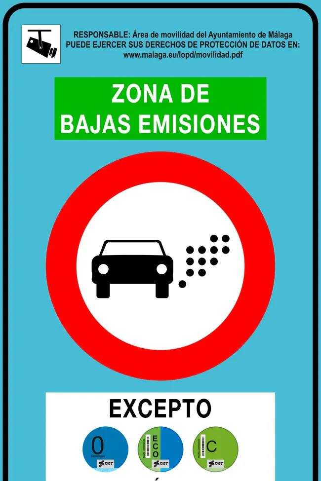 Sign indicating entrance to a 'low emission zone'.