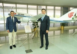 Juanma Moreno, at the headquarters of Air China where he met with its leaders.