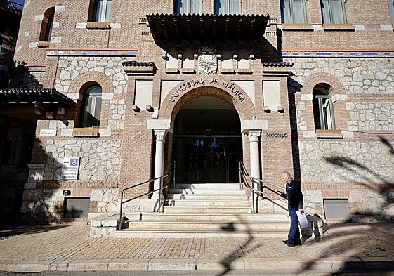 File image of the façade of the UMA rectorate.