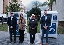 Teresa Porras with representatives of the companies.