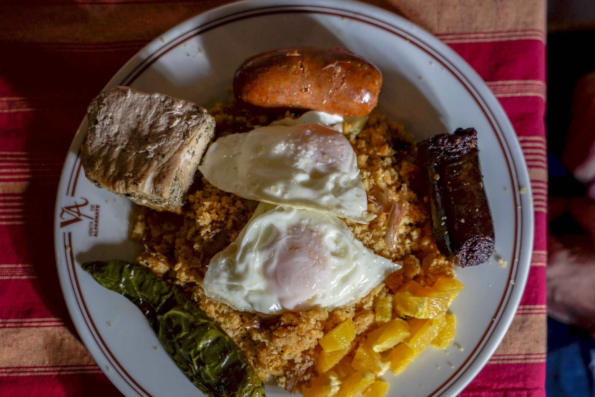 A feast at the Antigua Venta de Alfarnate.