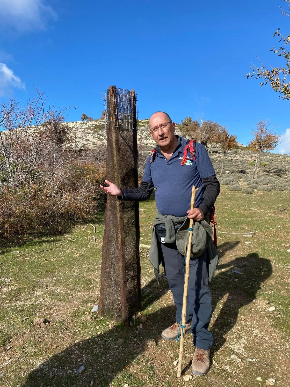 Pepe Quintanilla shows the protection used for gall oaks, pinsapos, mountain ash and maple trees.