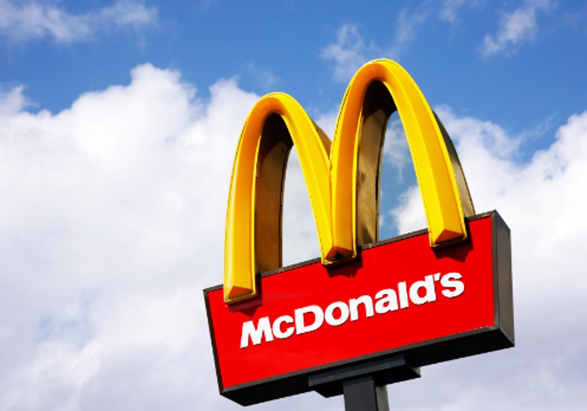 McDonald's opens new restaurant in Benalmádena and serves up jobs for 40 local staff