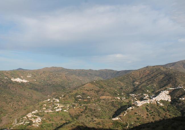 Panoramic view of Olías and Totalán.