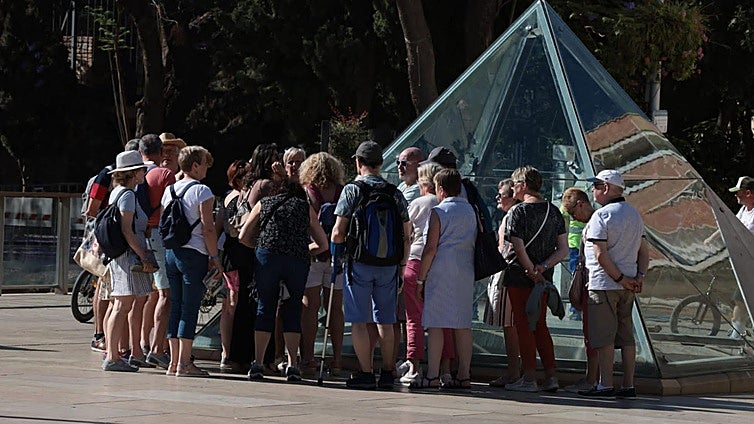 'Bleisure', just one of the five trends that will shape tourism in Spain in 2025