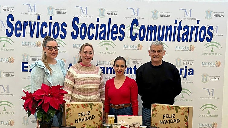 Nerja town hall distributes Christmas hampers to vulnerable families