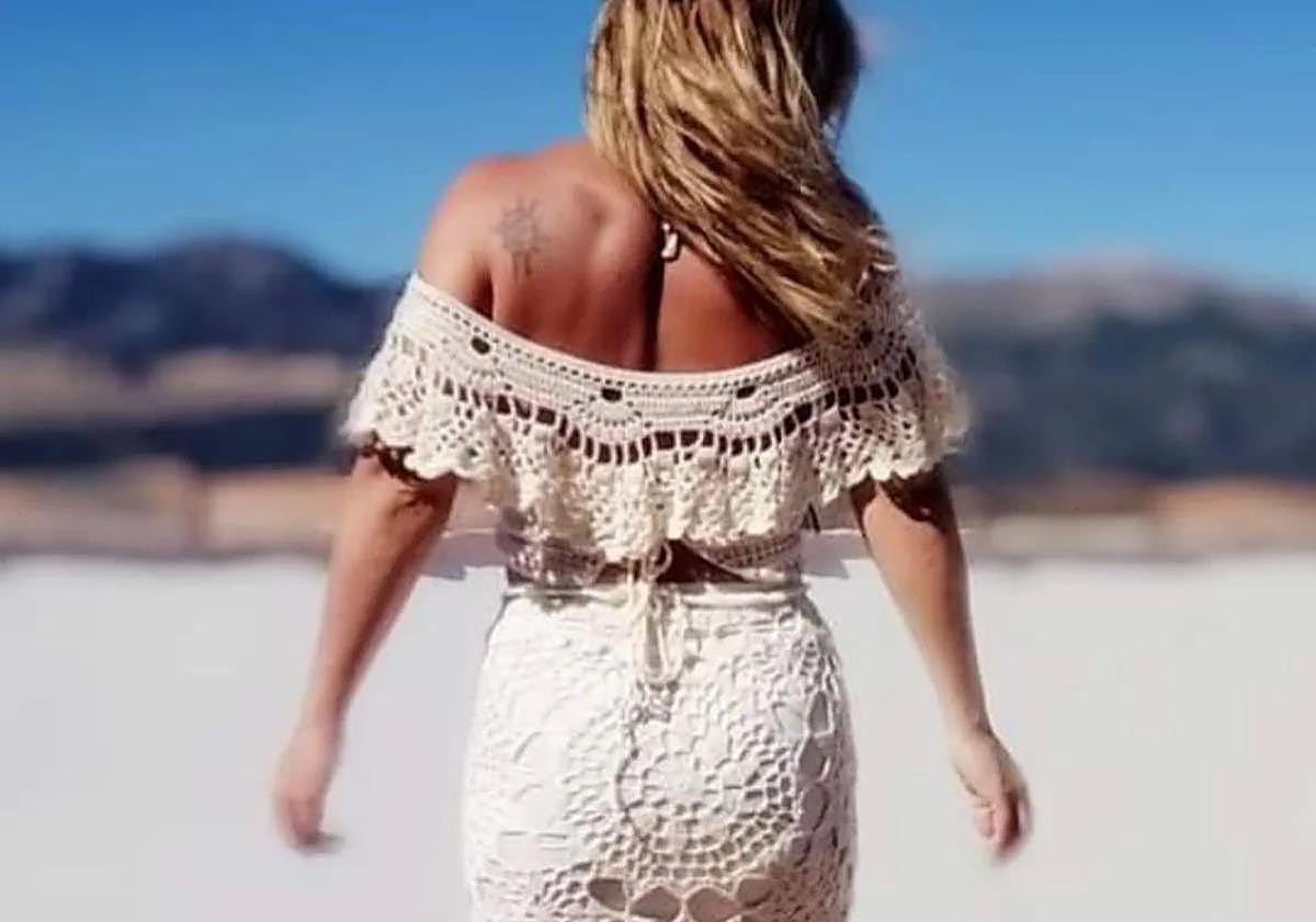 Imagen principal - The 'influencer' from the Serranía de Ronda who is hooked on crochet and has followers all around the world