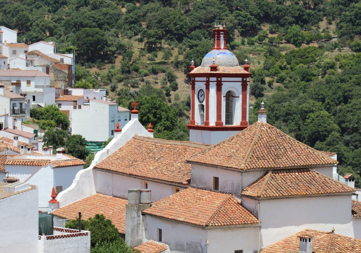 The church of Nuestra Señora de la Encarnación is located in the centre of the village.