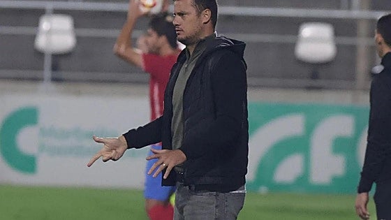 Estepona announce shock New Year's Eve sacking of football coach Oriol Riera