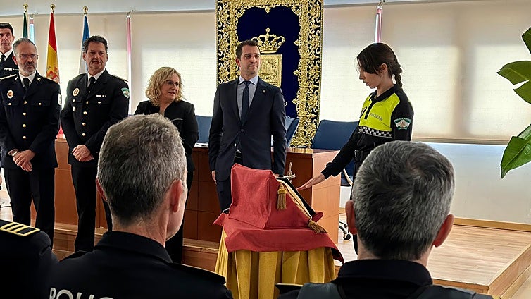 Fuengirola gets more police officers and firefighting personnel