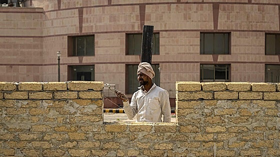 UK researchers use sugar cane from Spain's Granada province to produce eco-friendly bricks