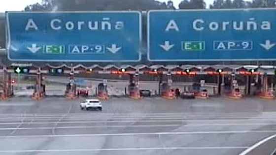 Malaga man acquitted in wife's death after tollbooth crash in north of Spain