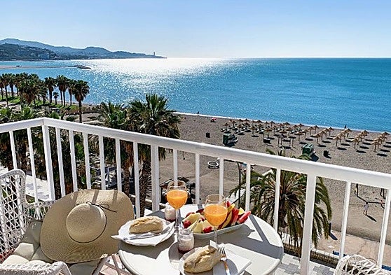 View of the terrace of a tourist apartment in the city.