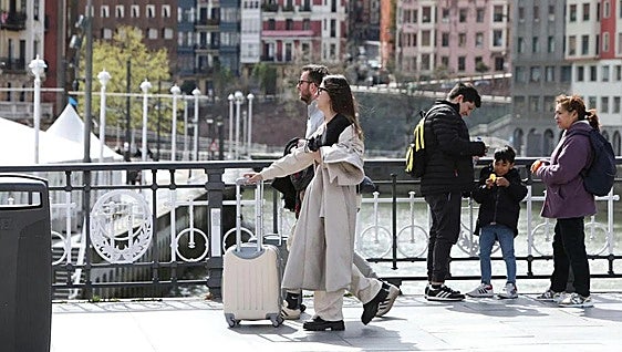 Record-breaking year for tourism in Spain with 94 million foreign visitors in 2024 who spent a whopping122 billion euros