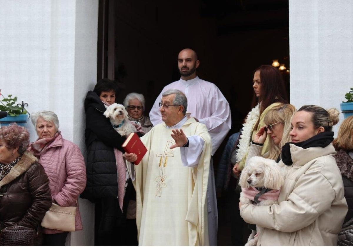 Blessing of pets during a previous San Antón event in Mijas.