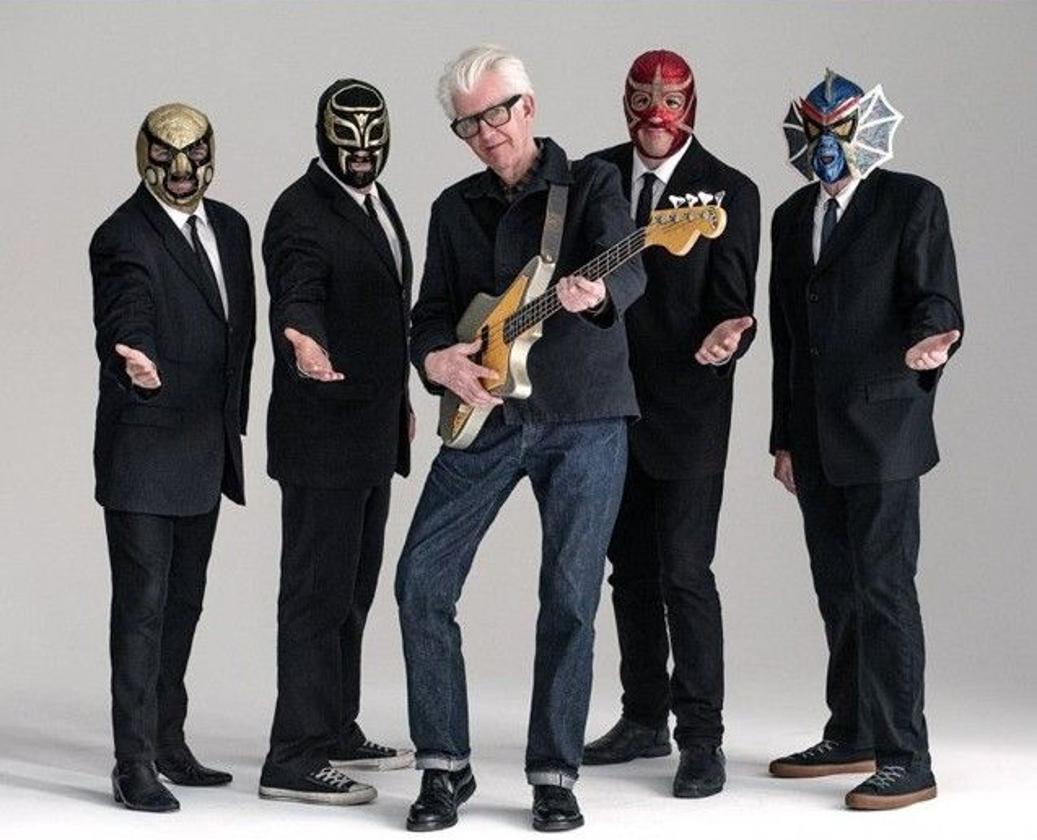 Nick Lowe and the Straightjackets will perform in Torremolinos.