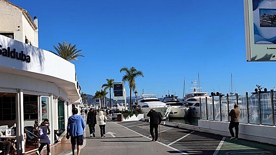 Junta proposes 6,000-euro fine for occupying parking spaces with bar and restaurant terraces