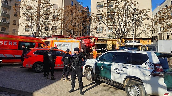 One worker dead and another injured after staircase collapse in garage hit by 'Dana' storm in Valencia