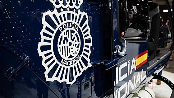 Police arrest partner after woman falls from fifth floor of building in Malaga