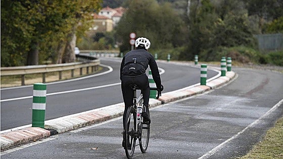 Company fires worker on sick leave after private detective catches him doing 90km cycle ride