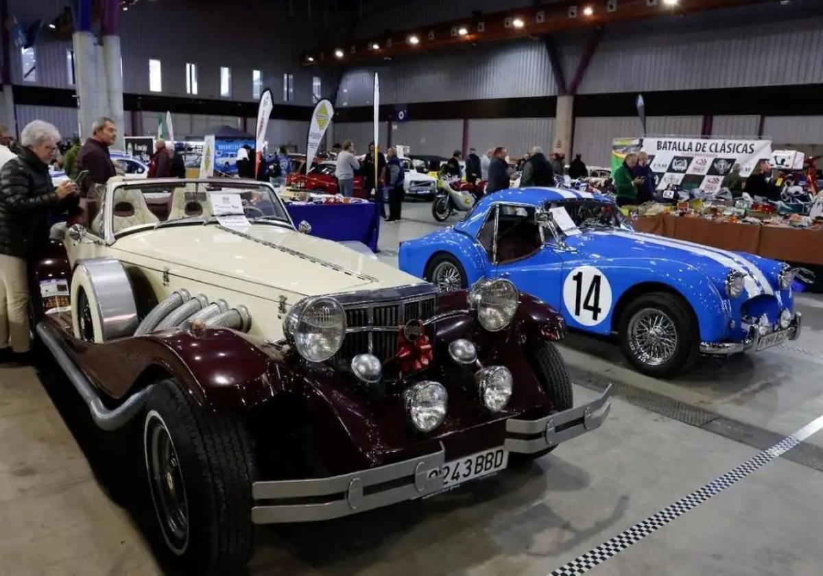 Cars at a previous Retro exhibition in Malaga.