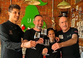 La Pera gastrobar team, recognised as the 'most-loved bar in Andalucía' by Cervezas Victoria.
