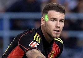 The laser on the face of Zaragoza keeper Poussin.