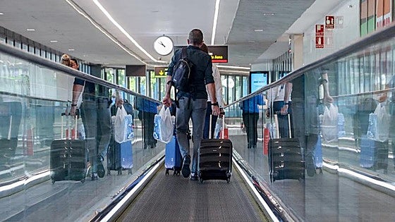 Hand luggage surcharges levied by Vueling: Andalucía opens disciplinary proceedings