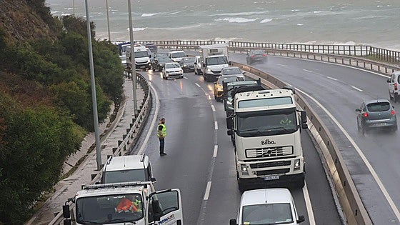 Emergency services respond to more than 100 storm-related incidents across Malaga province