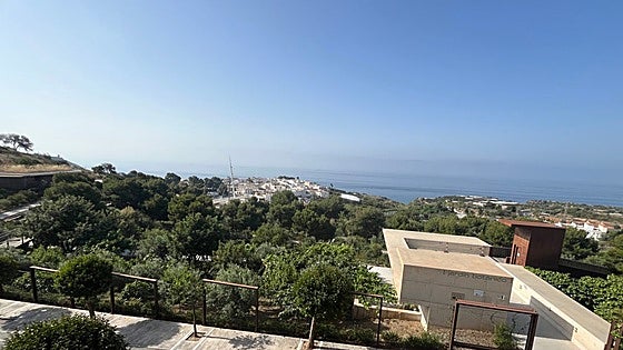 The botanical garden that's next door to one of the Costa del Sol's most popular historical monuments