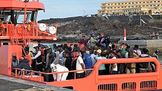 Number of illegal migrants arriving in Spain drops for first time in over a year