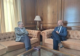 Hugo Morán and Javier Salas during the meeting in Malaga on Friday 7 February.
