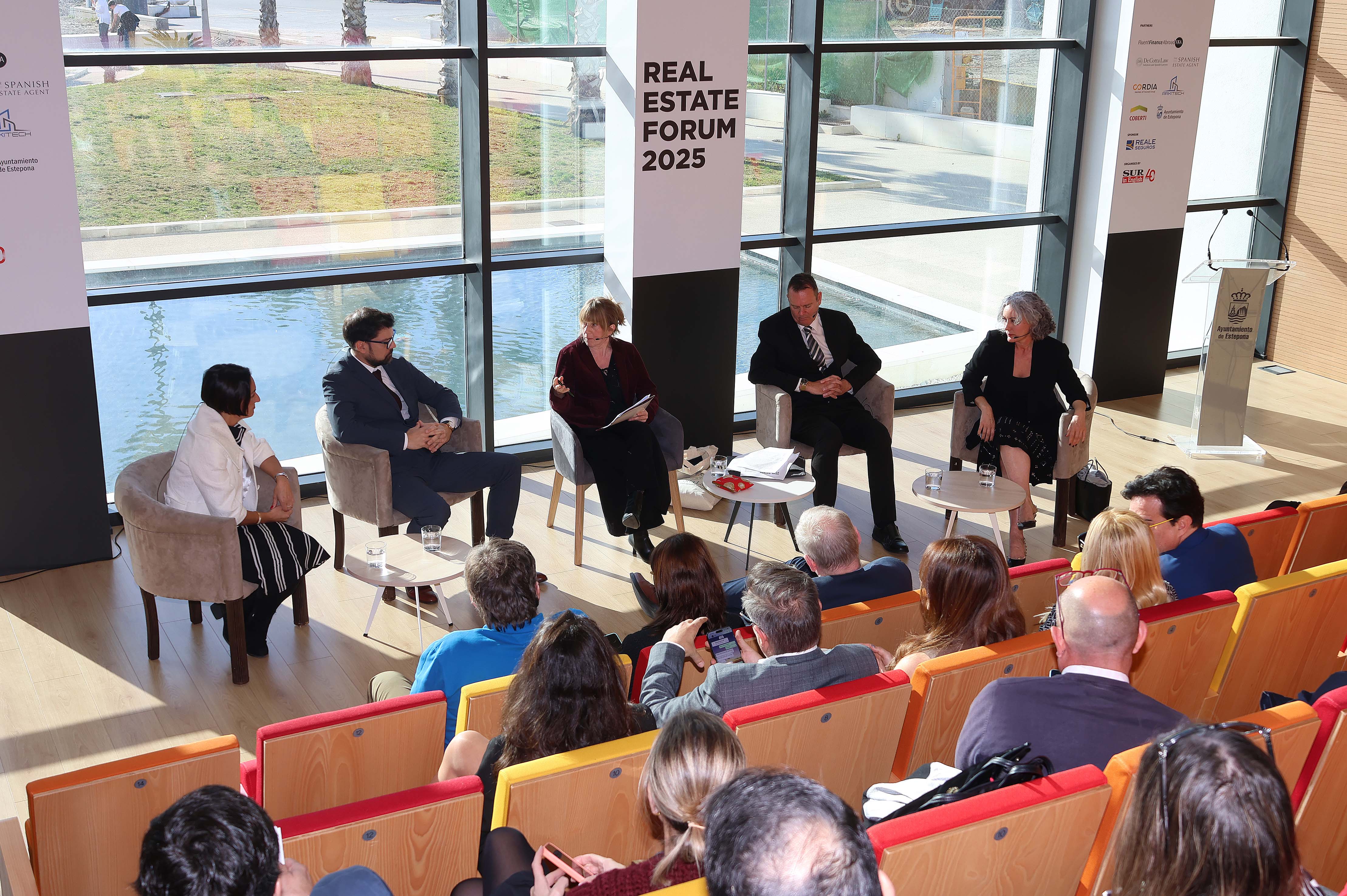 SUR in English real estate and property investment forum in Estepona, in pictures