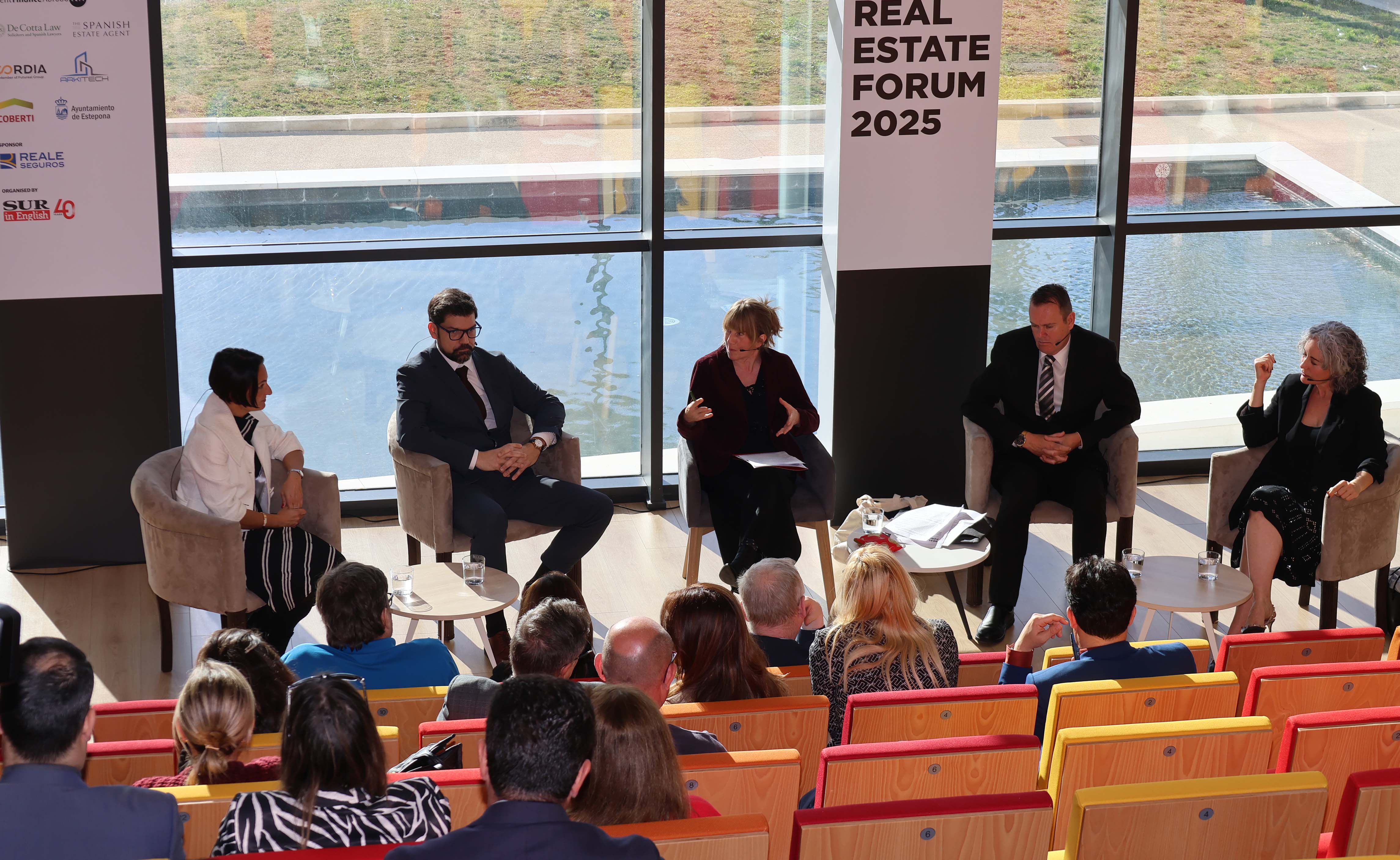 SUR in English real estate and property investment forum in Estepona, in pictures